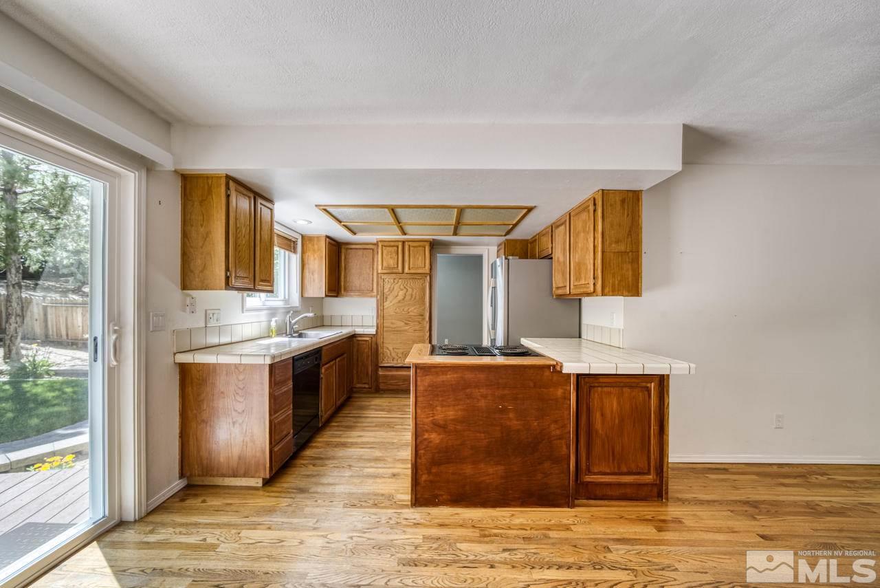 6281 Stone Valley Drive Reno, NV 89523 - Photo 5 of 31 Photo 5