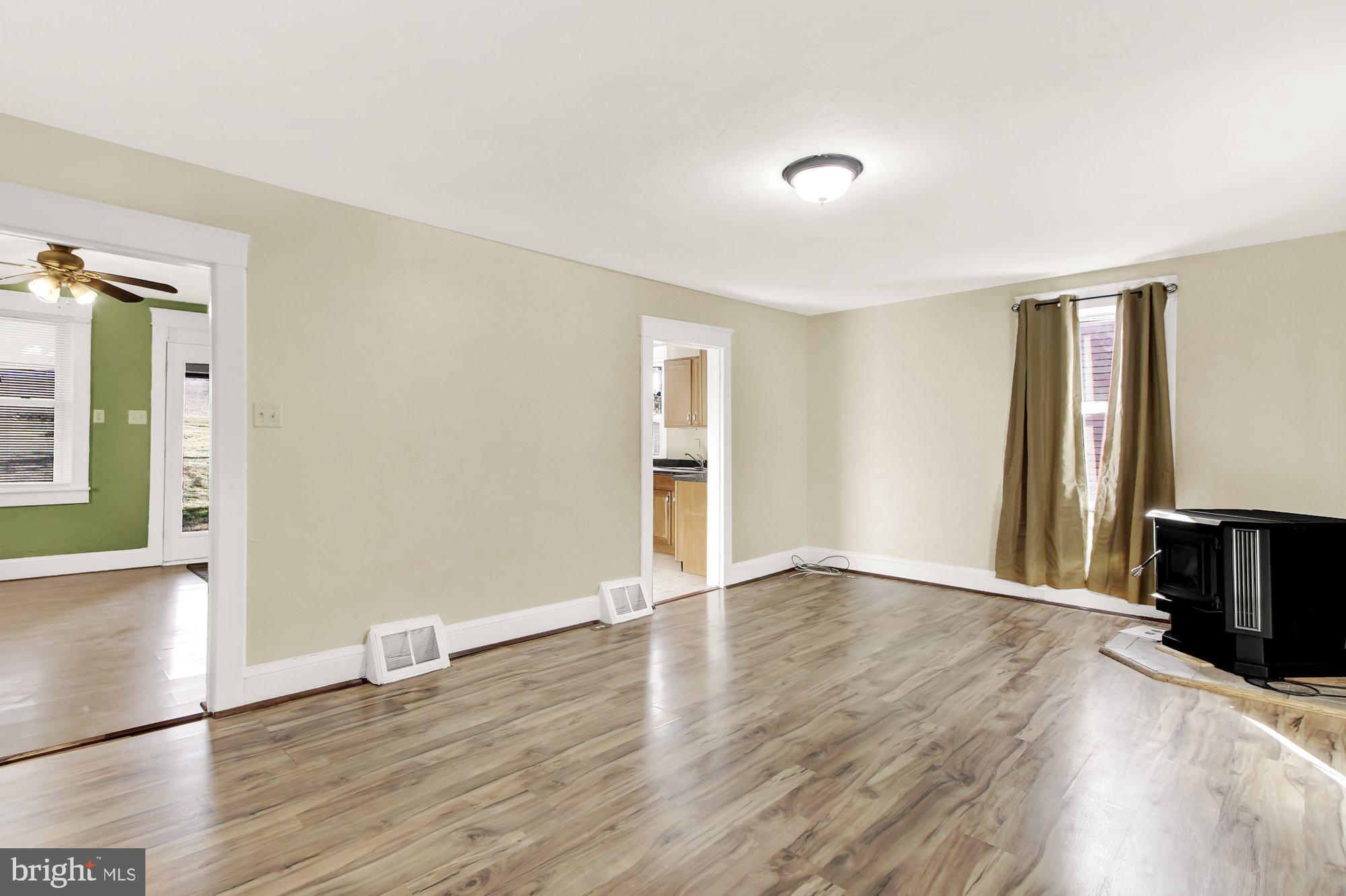 6846 Cannery Court Spring Grove, PA 17362 - Photo 4 of 28 Gallery Image 4