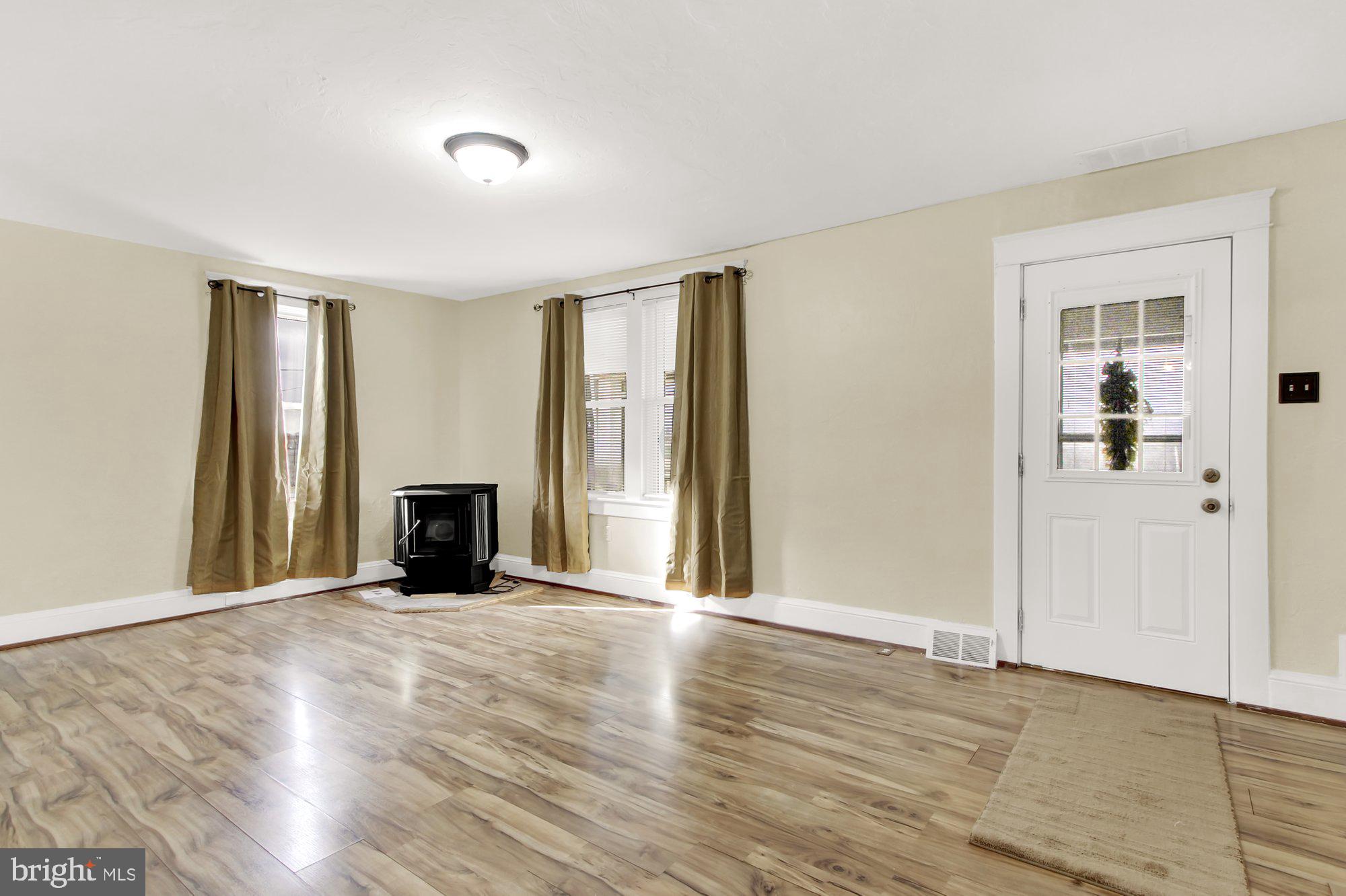 6846 Cannery Court Spring Grove, PA 17362 - Photo 5 of 28 Gallery Image 5