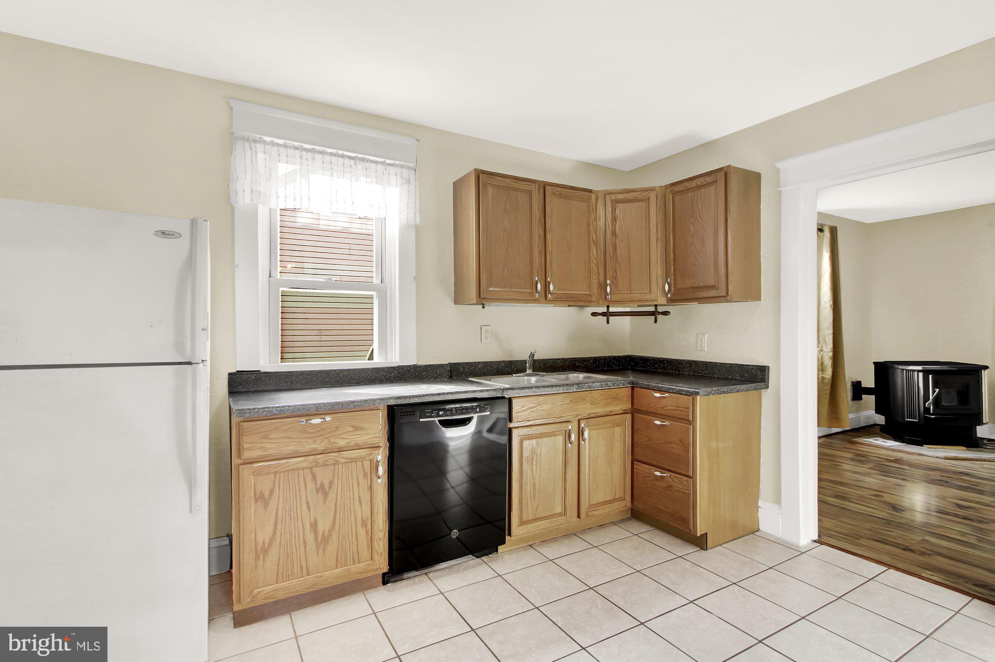 6846 Cannery Court Spring Grove, PA 17362 - Photo 10 of 28 Gallery Image 10