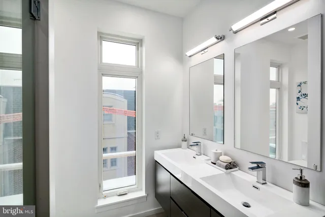 $4,750 | 306 Poplar Street, Philadelphia, PA 19123