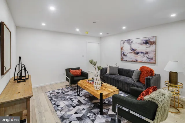 $4,750 | 306 Poplar Street, Philadelphia, PA 19123