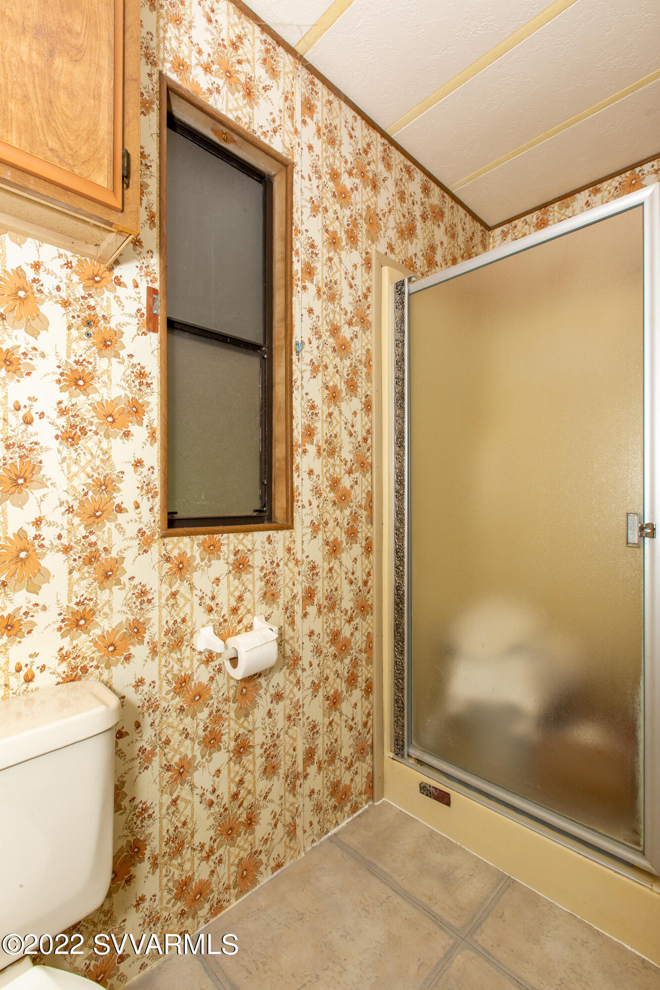 3765 East Valley Vista Road Rimrock, AZ 86335 - Photo 15 of 20 a bathroom with a shower and a toilet