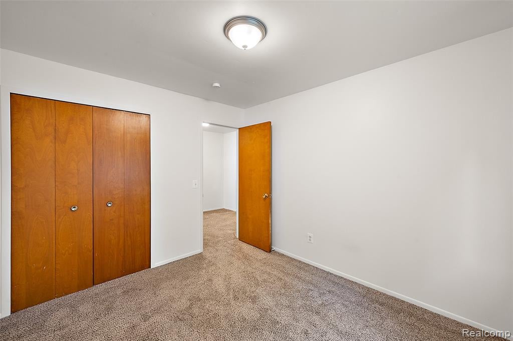 384 West Drahner Road, Unit B8 Oxford, MI 48371 - Photo 19 of 32 Gallery Image 19