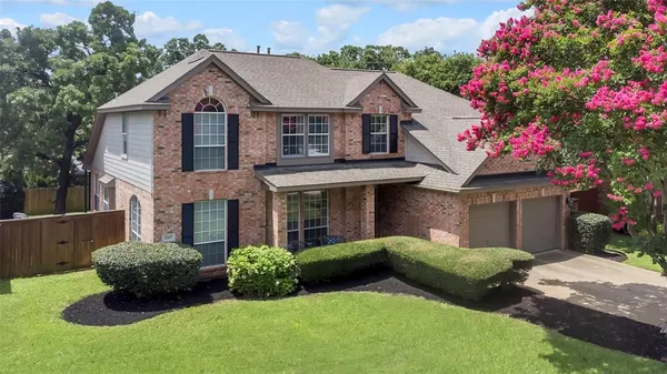 $650,000 | 2807 Stonehurst Drive, Grapevine, TX 76051