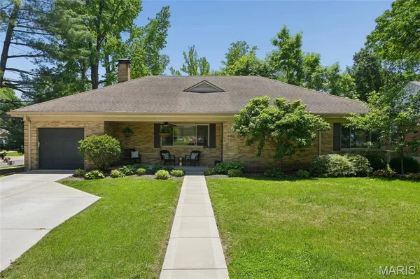 $510,000 | 446 Hampshire Court, Webster Groves, MO 63119