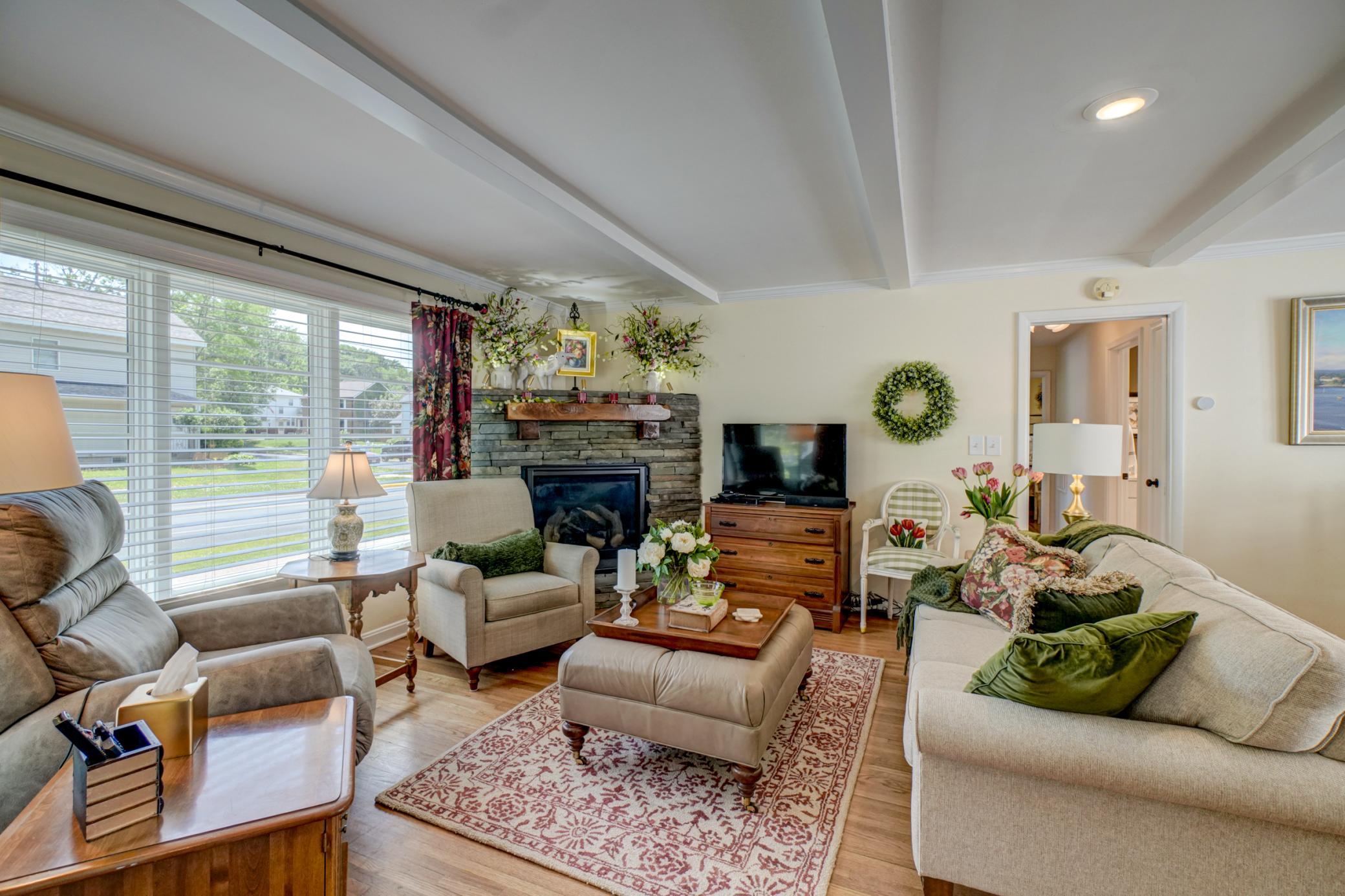 607 Vine Street Hudson, WI 54016 - Photo 8 of 50