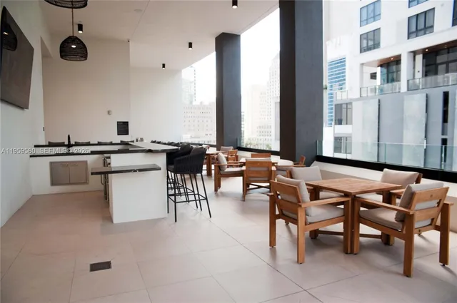 $469,000 | 225 North Miami Avenue, Unit 2306, Miami, FL 33128