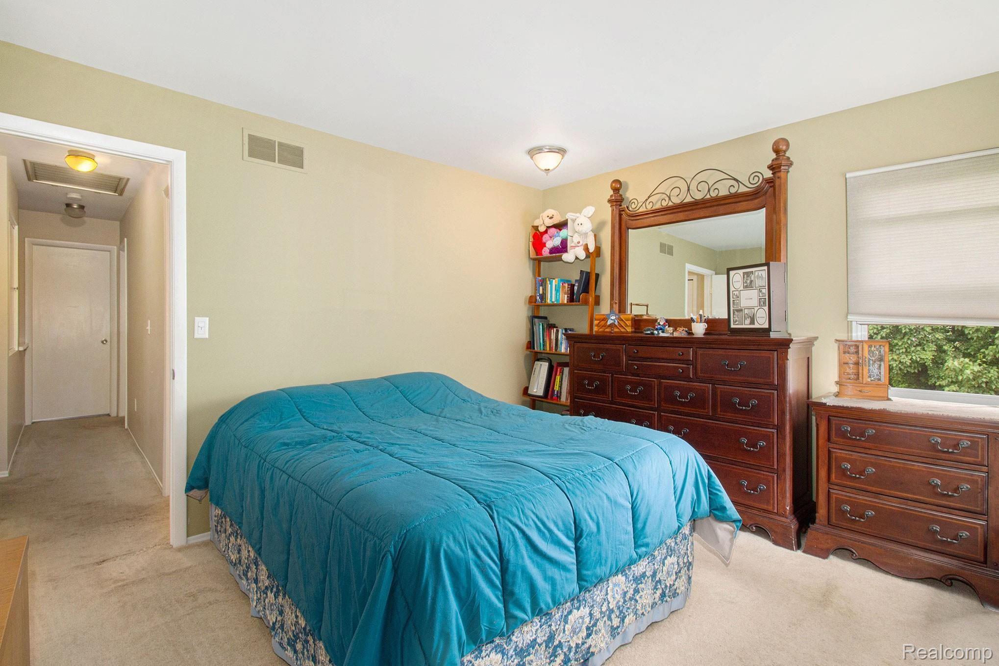 22632 Winfield Road Novi, MI 48375 - Photo 17 of 29 IMG_5722.jpg