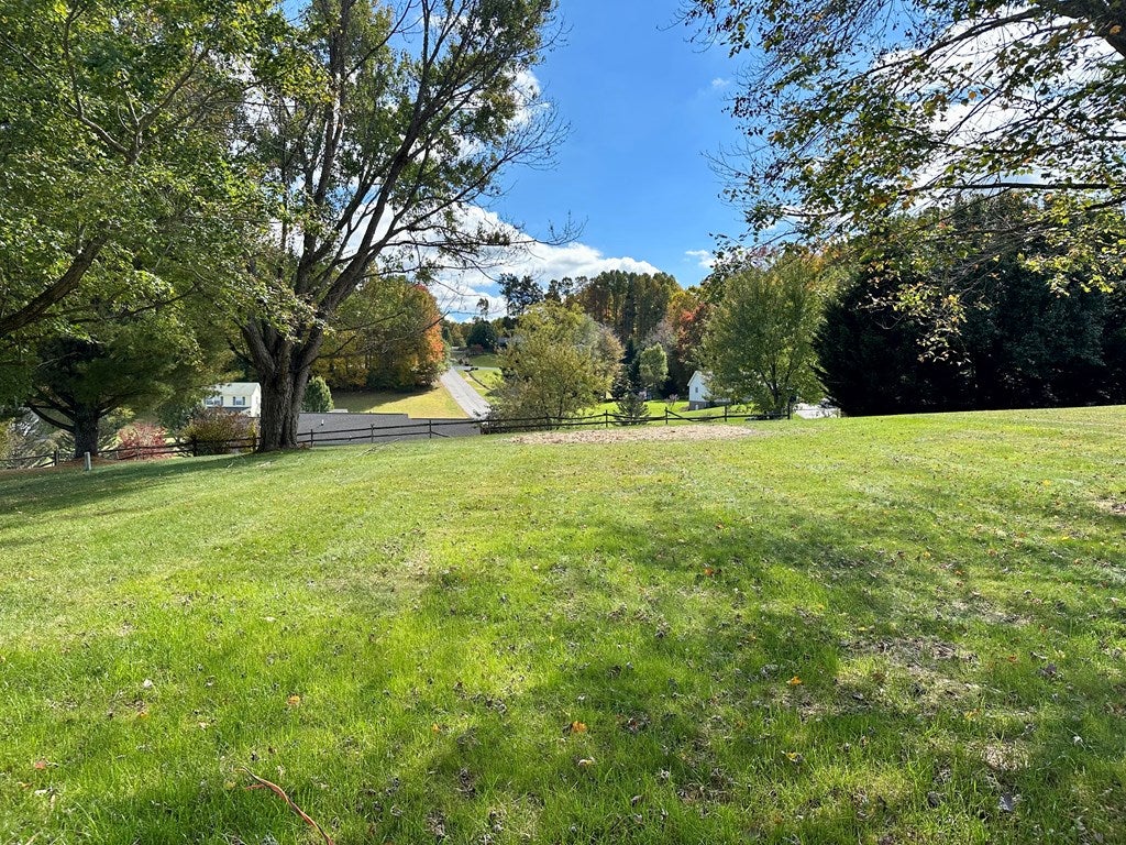 1438 Cranberry Road Galax, VA 24333 - Photo 17 of 17 Gallery Image 17