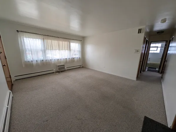 $1,650 | 10351 Canterbury Street, Unit 2E, Westchester, IL 60154