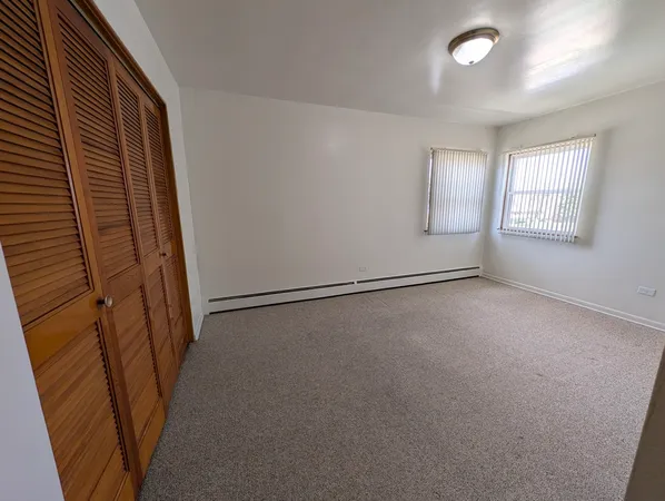 $1,650 | 10351 Canterbury Street, Unit 2E, Westchester, IL 60154