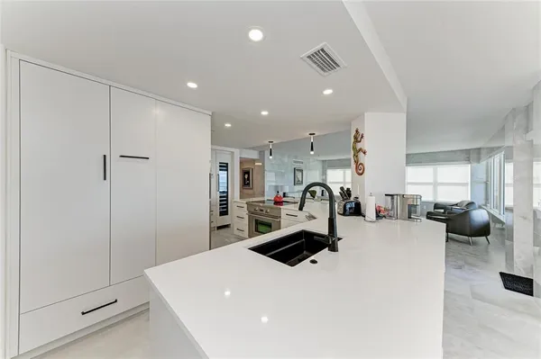 $15,000 | 603 Longboat Club Road, Unit 204N, Longboat Key, FL 34228