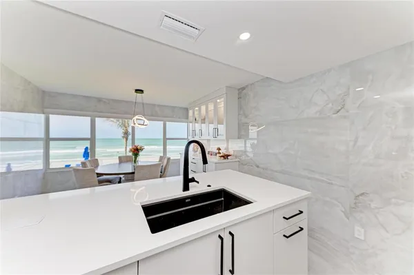 $15,000 | 603 Longboat Club Road, Unit 204N, Longboat Key, FL 34228