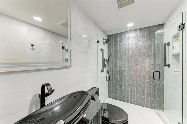 $15,000 | 603 Longboat Club Road, Unit 204N, Longboat Key, FL 34228