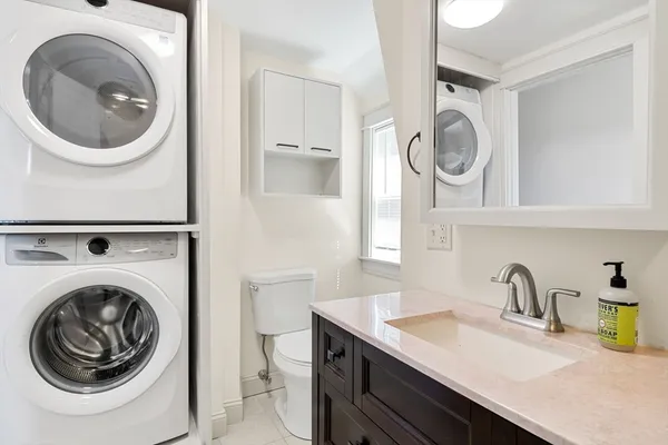 $3,200 | 12 Hampden Street, Unit 12, Gloucester, MA 01930