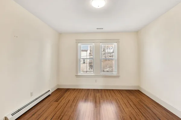$3,200 | 12 Hampden Street, Unit 12, Gloucester, MA 01930