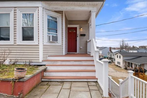 $3,200 | 12 Hampden Street, Unit 12, Gloucester, MA 01930