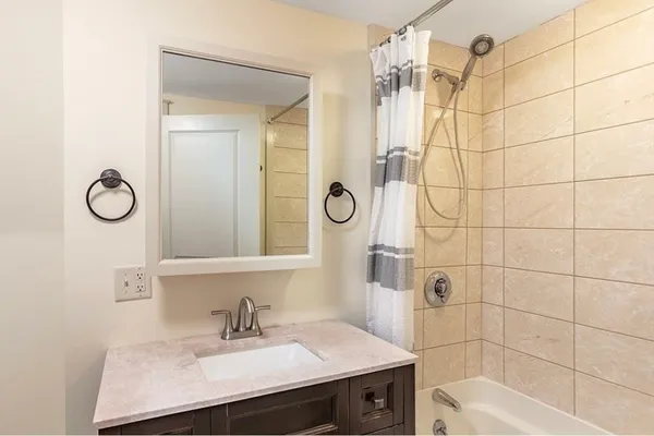 $3,200 | 12 Hampden Street, Unit 12, Gloucester, MA 01930