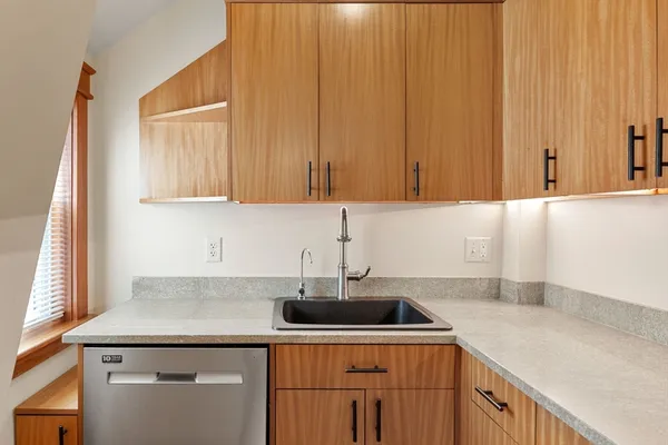 $3,200 | 12 Hampden Street, Unit 12, Gloucester, MA 01930