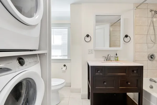 $3,200 | 12 Hampden Street, Unit 12, Gloucester, MA 01930