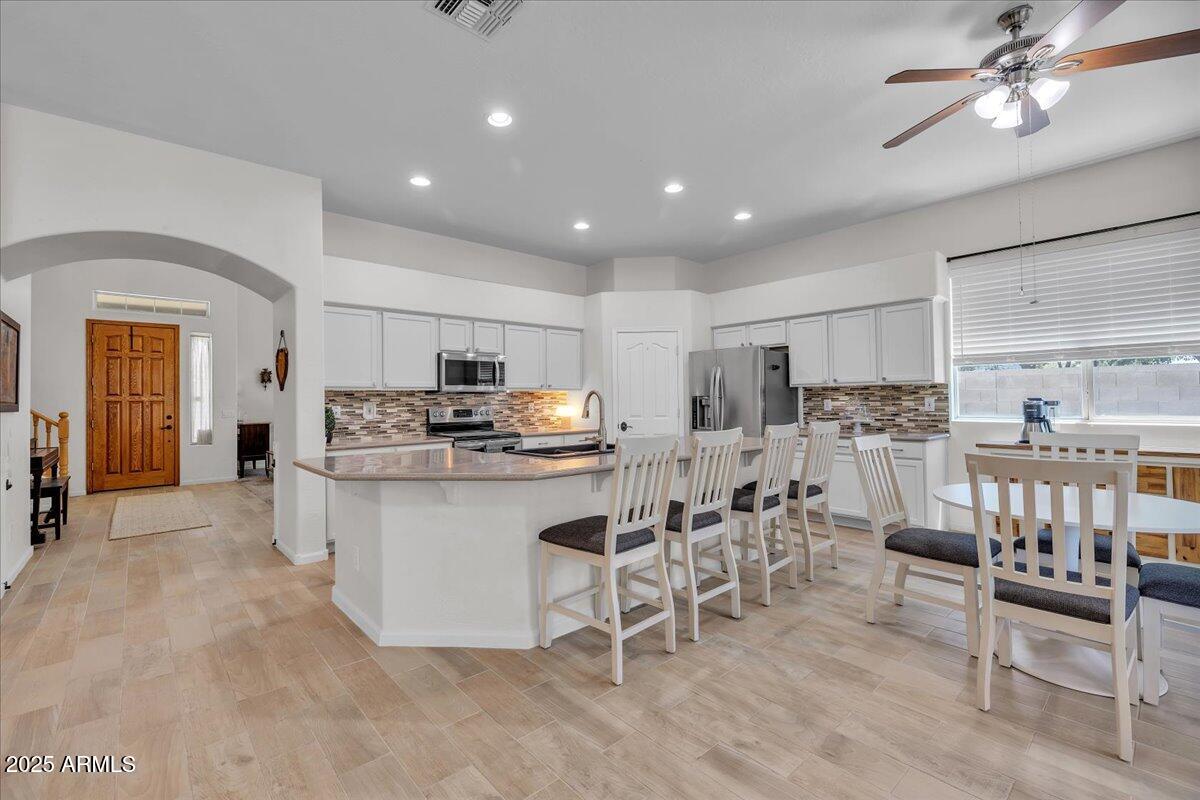 3465 East Rosa Lane Gilbert, AZ 85297 - Photo 12 of 59 Entertainment Kitchen