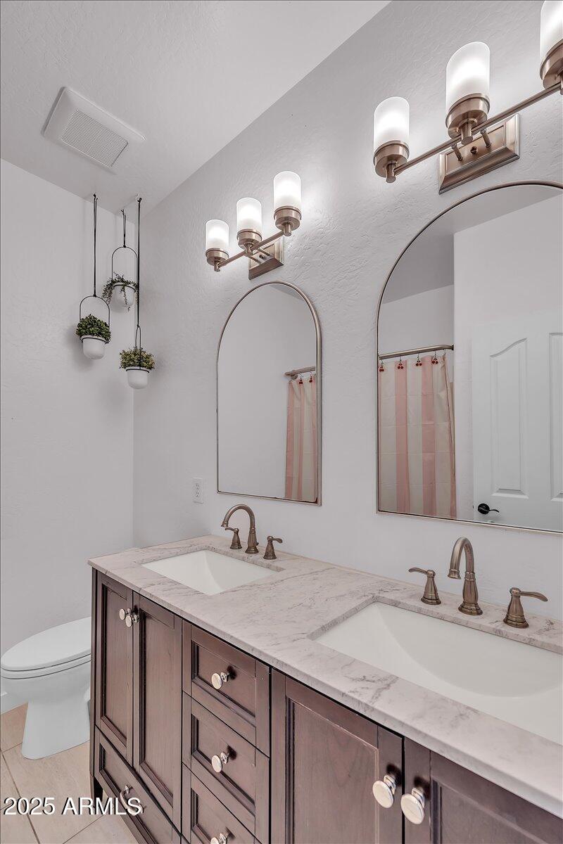 3465 East Rosa Lane Gilbert, AZ 85297 - Photo 32 of 59 Full Bathroom 3
