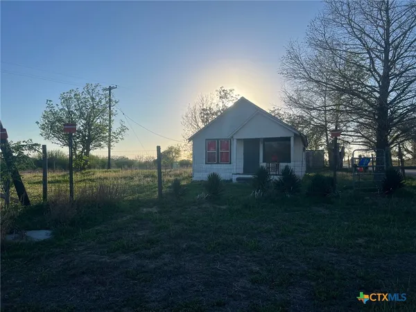 $150,000 | 37 Hannessee Road, Cuero, TX 77954