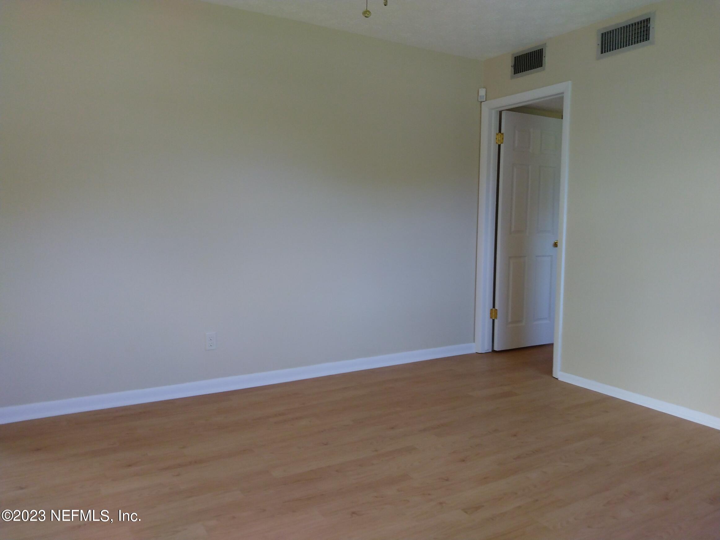 710 Redfin Drive Atlantic Beach, FL 32233 - Photo 9 of 38 a view of an empty room