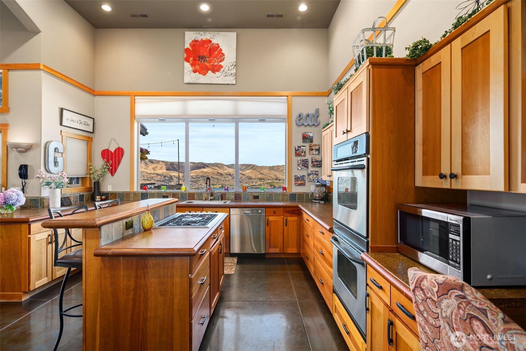 340 Hawks Meadow Road Chelan, WA 98816 - Photo 10 of 40