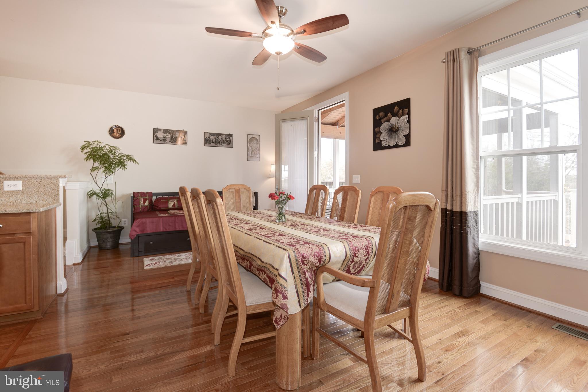 43406 Hopestone Terrace Chantilly, VA 20152 - Photo 9 of 29 Dining Room