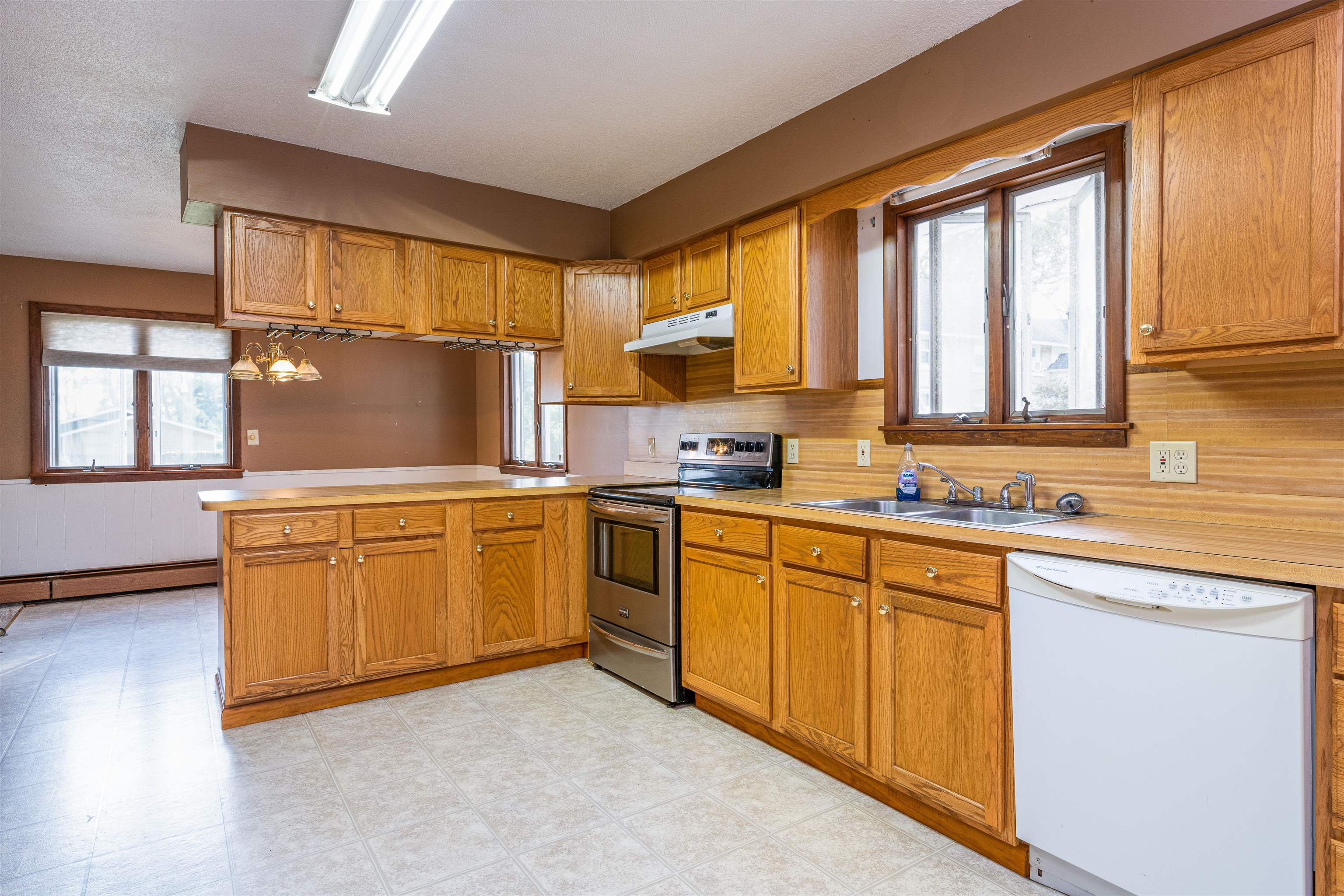 1002 South Herman Road Suttons Bay, MI 49682 - Photo 12 of 28 1905124-11.JPG