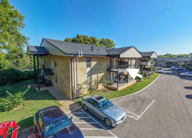 $335,000 | 4425 Westlawn Drive, Unit C307, Nashville, TN 37209
