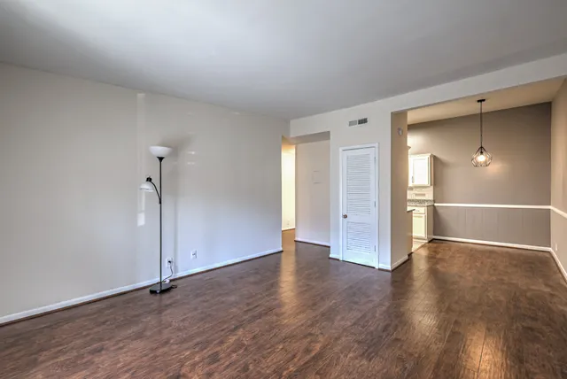 $335,000 | 4425 Westlawn Drive, Unit C307, Nashville, TN 37209