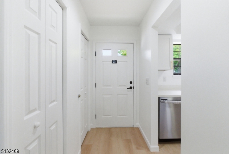 10 Daniel Court Lebanon, NJ 08833 - Photo 6 of 33