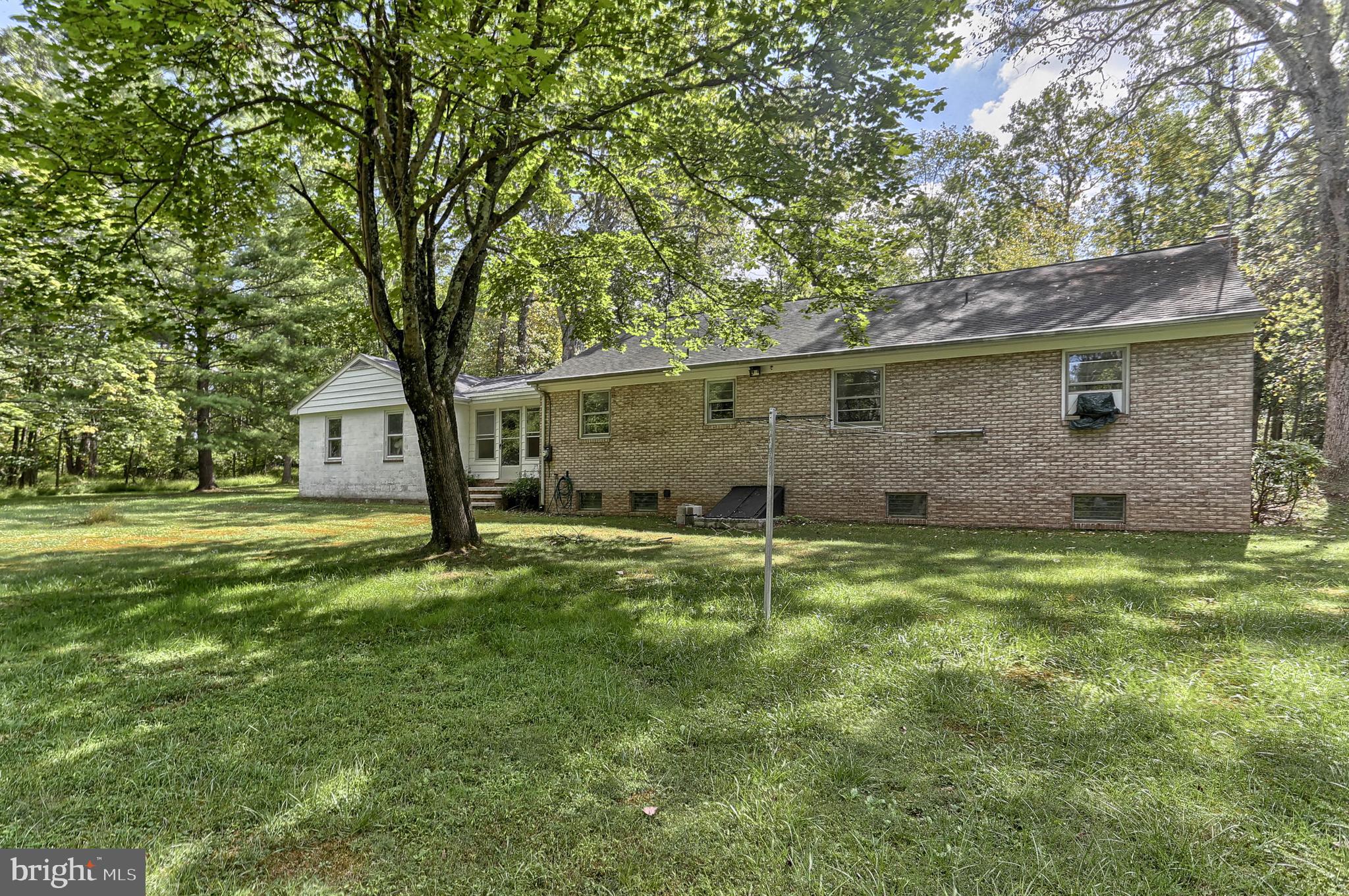 165 Knox Road Gettysburg, PA 17325 - Photo 3 of 27