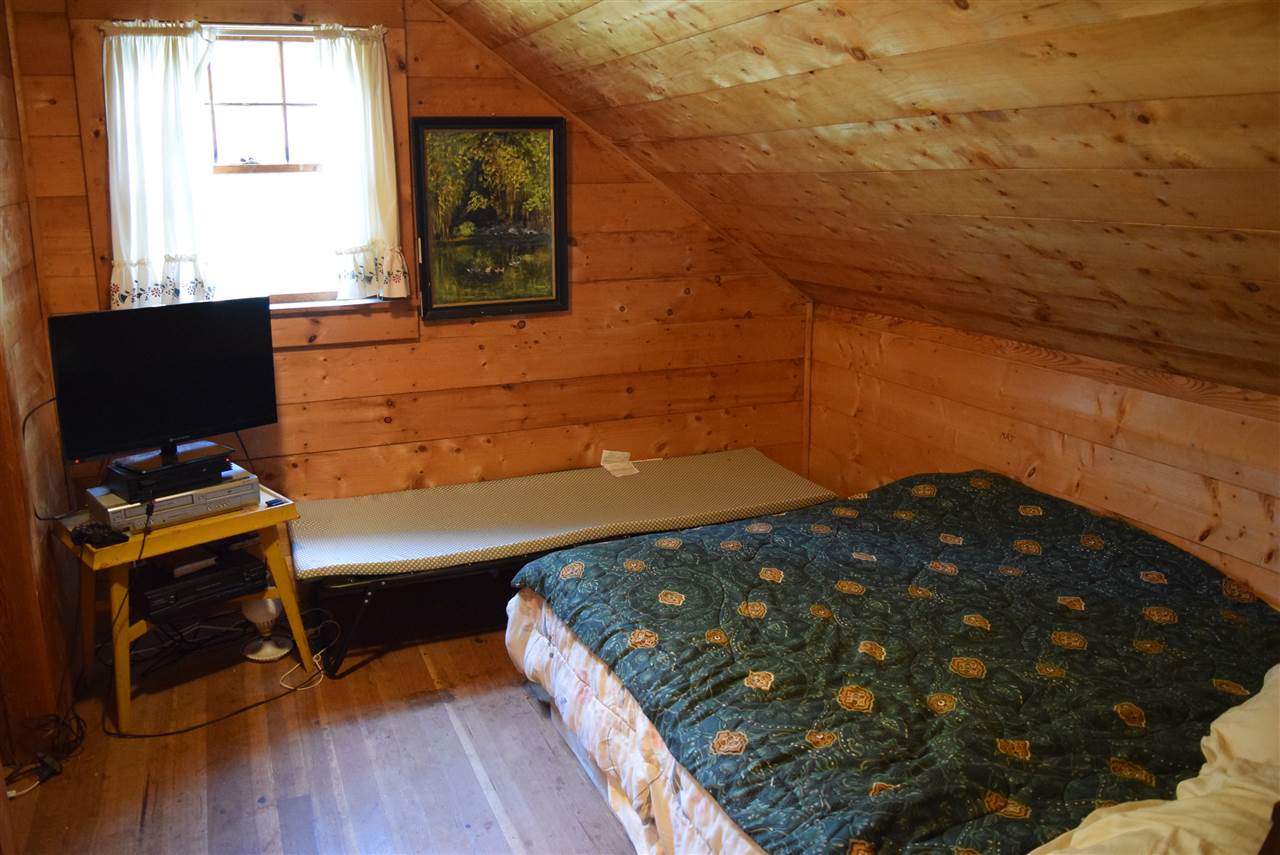 156 Lake Road Lunenburg, VT 05906 - Photo 18 of 40