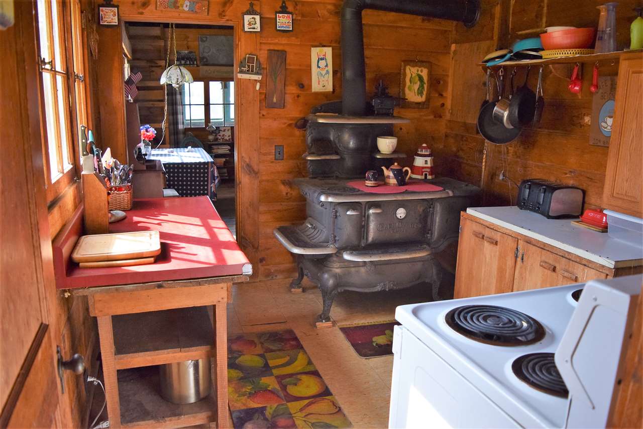 156 Lake Road Lunenburg, VT 05906 - Photo 7 of 40