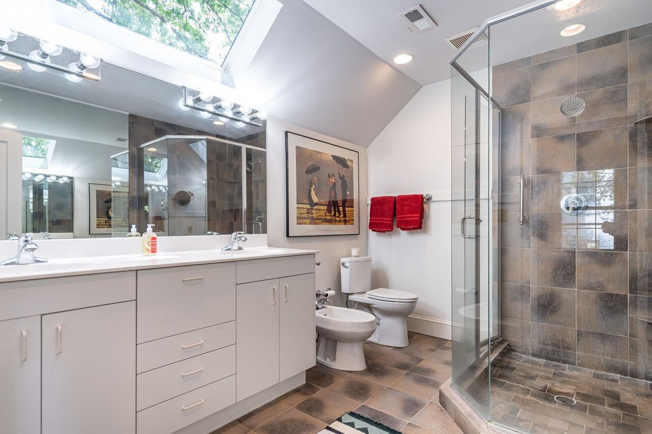 1124 Harvey Street Raleigh, NC 27608 - Photo 27 of 37 Photo 27