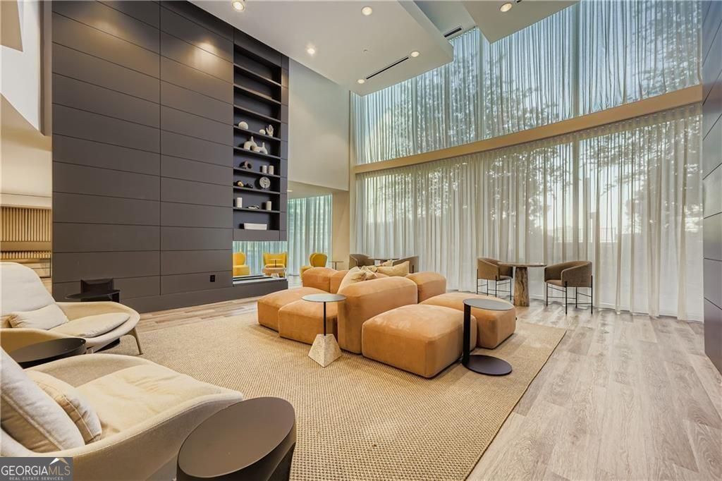 3324 Peachtree Road, Unit 902 Atlanta, GA 30326 - Photo 22 of 29 Gallery Image 22