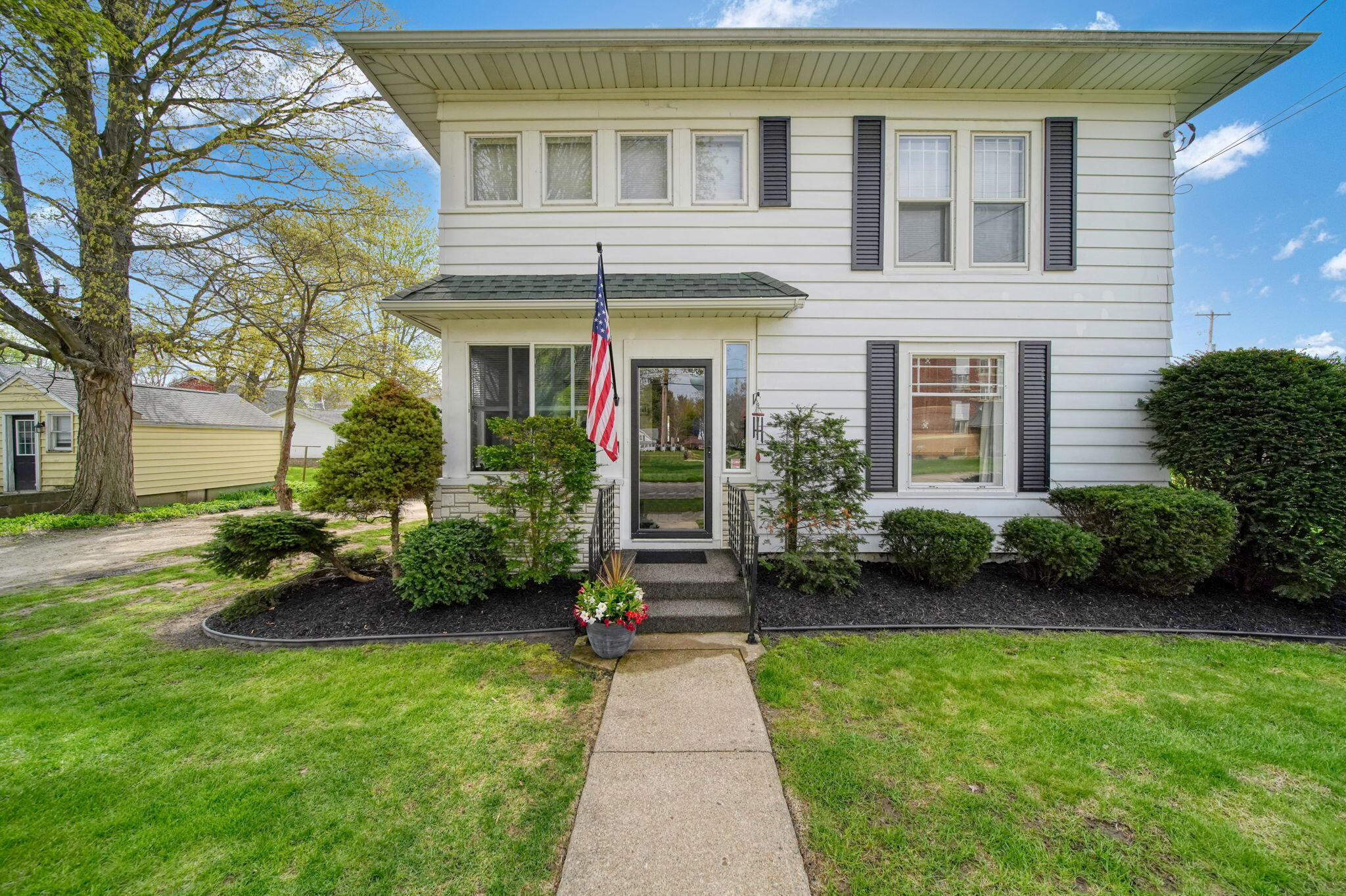 220 Grand Street Springport, MI 49284 - Photo 2 of 46 4-web-or-mls-DSC02853_HDR