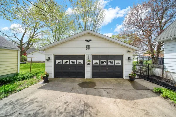$293,900 | 220 Grand Street, Springport, MI 49284