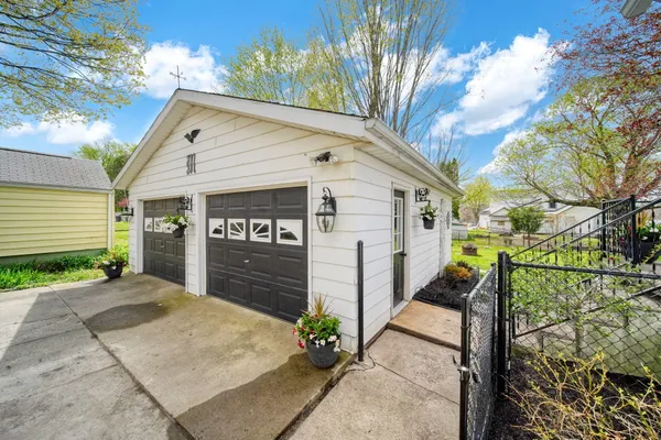 $293,900 | 220 Grand Street, Springport, MI 49284