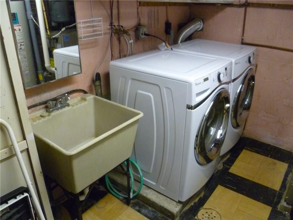 20 Swallow Hill Road Carnegie, PA 15106 - Photo 16 of 25 Laundry with newer washer and dryer that stays!