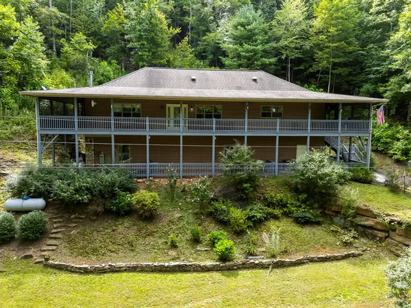 $565,000 | 204 Hiawassee River Road, Murphy, NC 28906