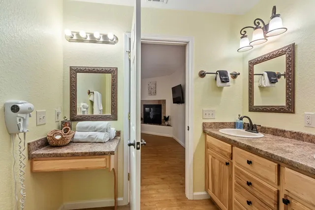 $585,000 | 204 Hiawassee River Road, Murphy, NC 28906