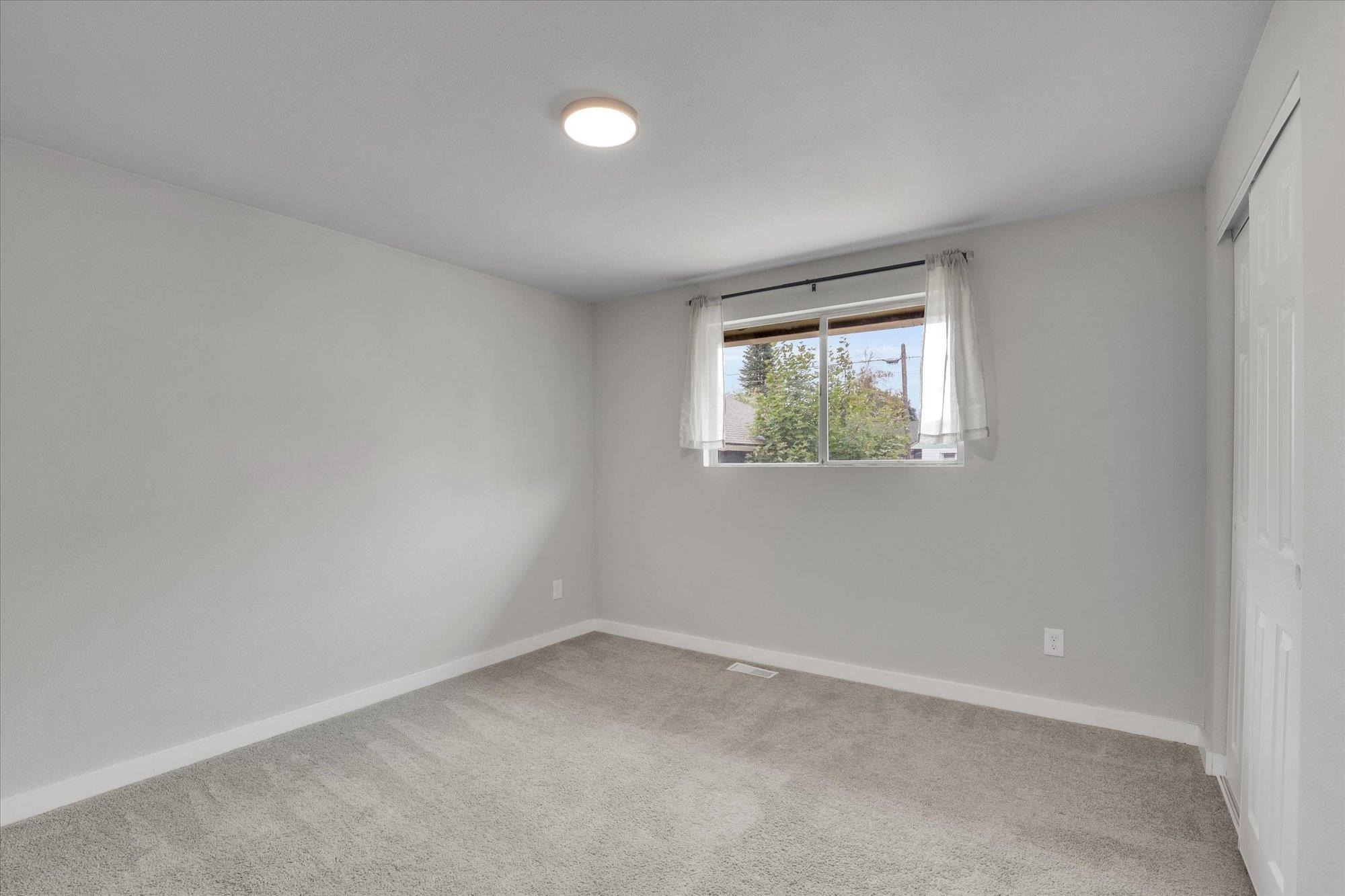 4722 North Walnut Street Spokane, WA 99205 - Photo 15 of 48