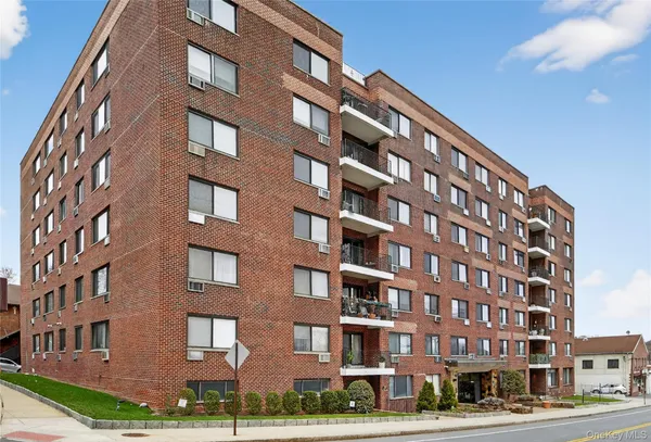 $265,000 | 25 Lake Street, Unit 6F, White Plains, NY 10603