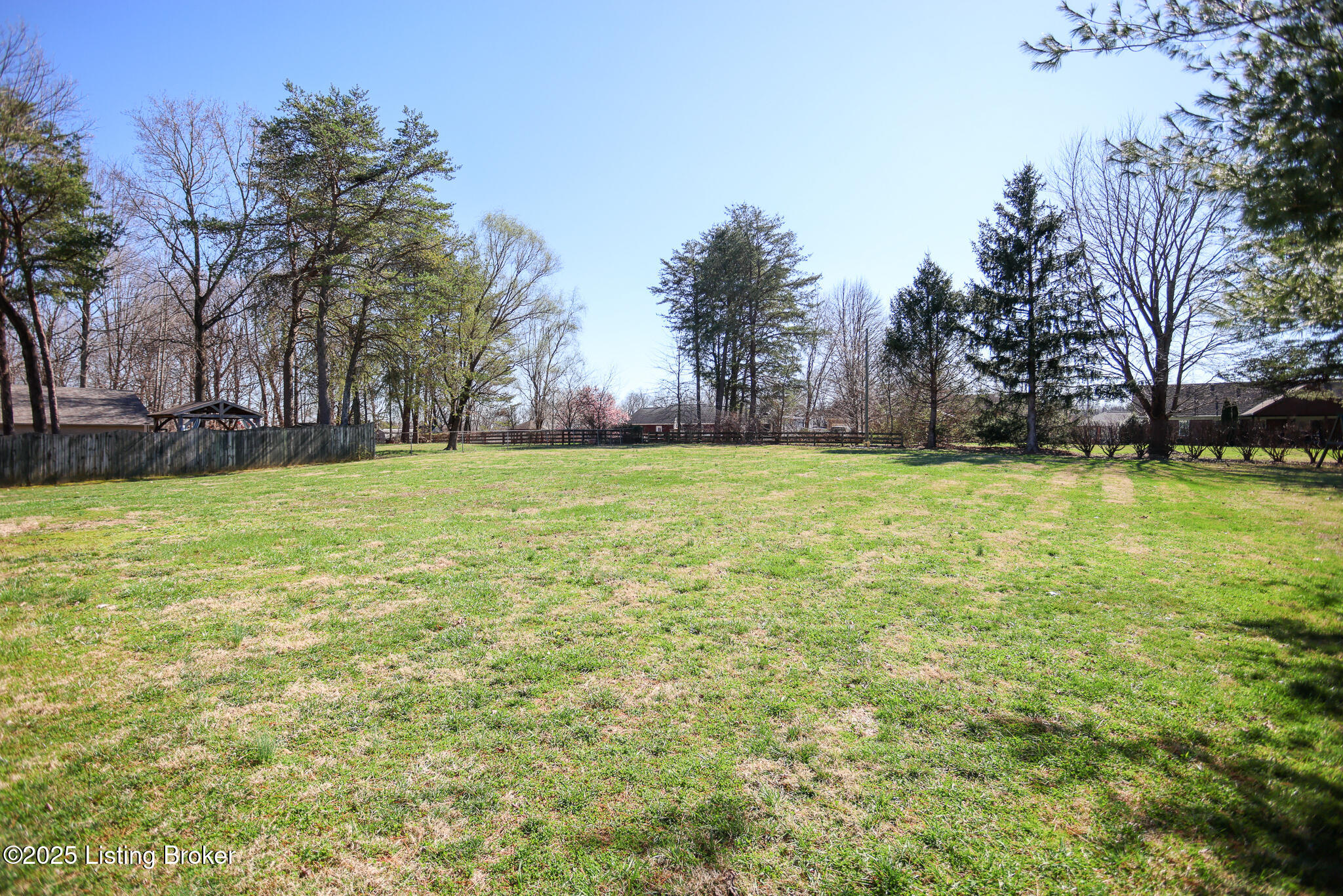 197 Derek Road Shepherdsville, KY 40165 - Photo 27 of 30 197 Derek Rd-24