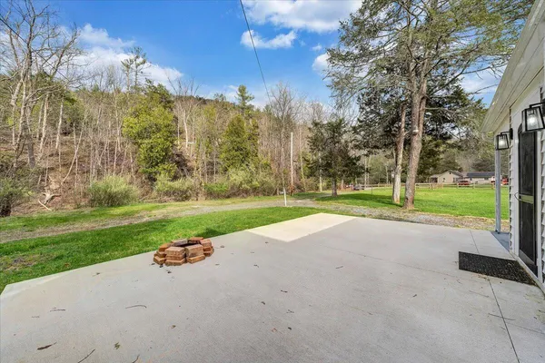 $339,000 | 2827 Max Creek Road, Hiwassee, VA 24347
